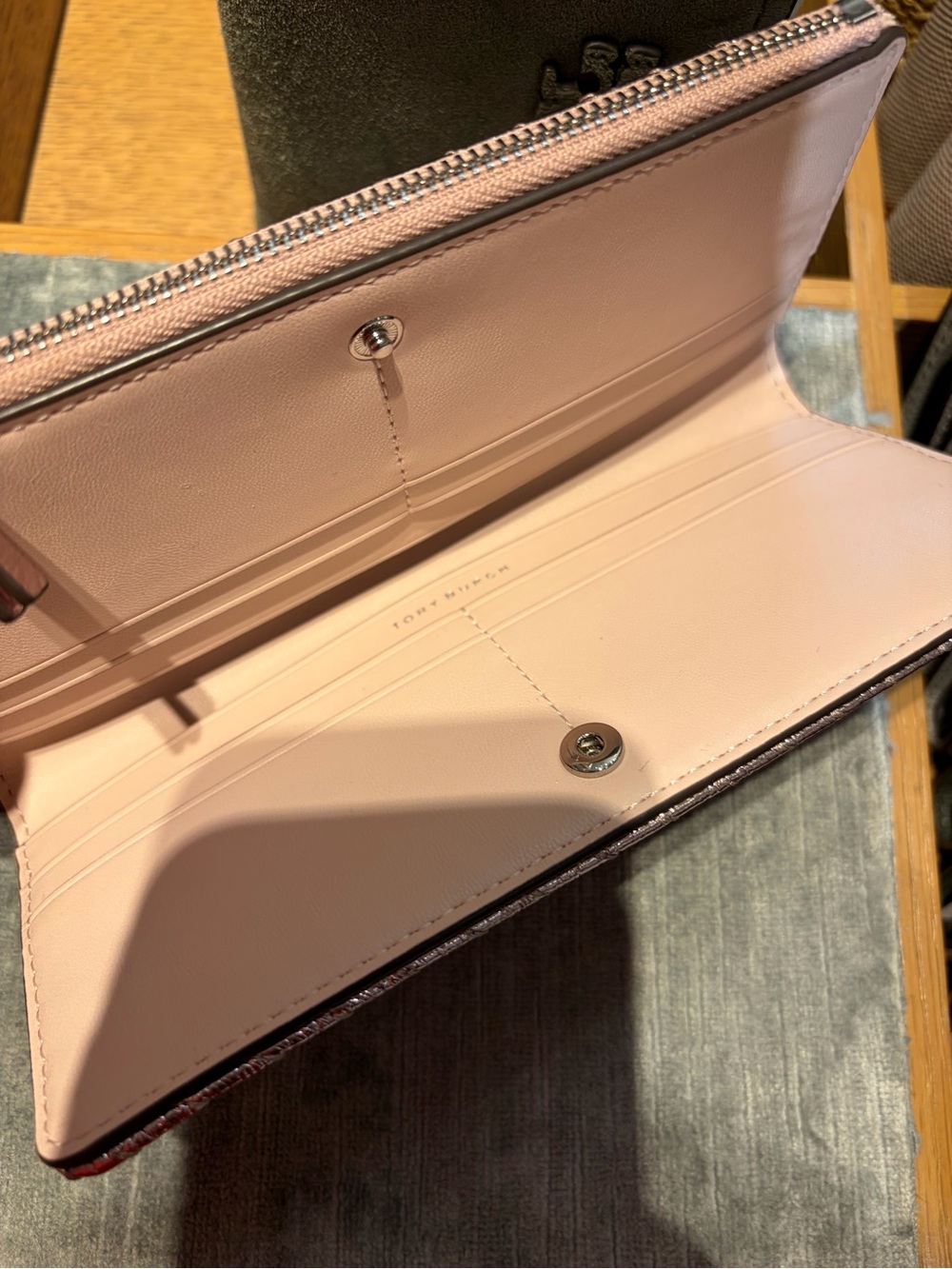 Tory Burch Metallic rose gold Quilted Zip Wallet - Deep Wine red new with tag - Picture 6 of 7